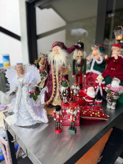 Christmas Holiday Decoration Figurine Collection
