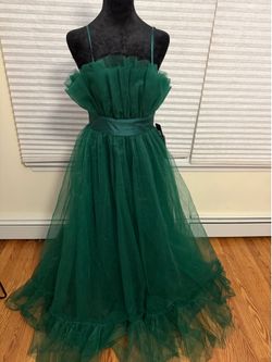 New!! Green dress size fit  6-8 women city studio with the ticket on