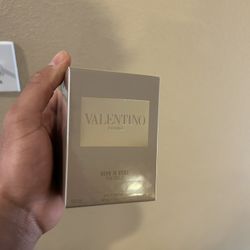 Valentino Donna Gold Cologne 