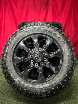 2025 Dodge Ram Laramie Midnight Edition Gloss Black 2500 8 Lug 20 Inch OEM Wheels