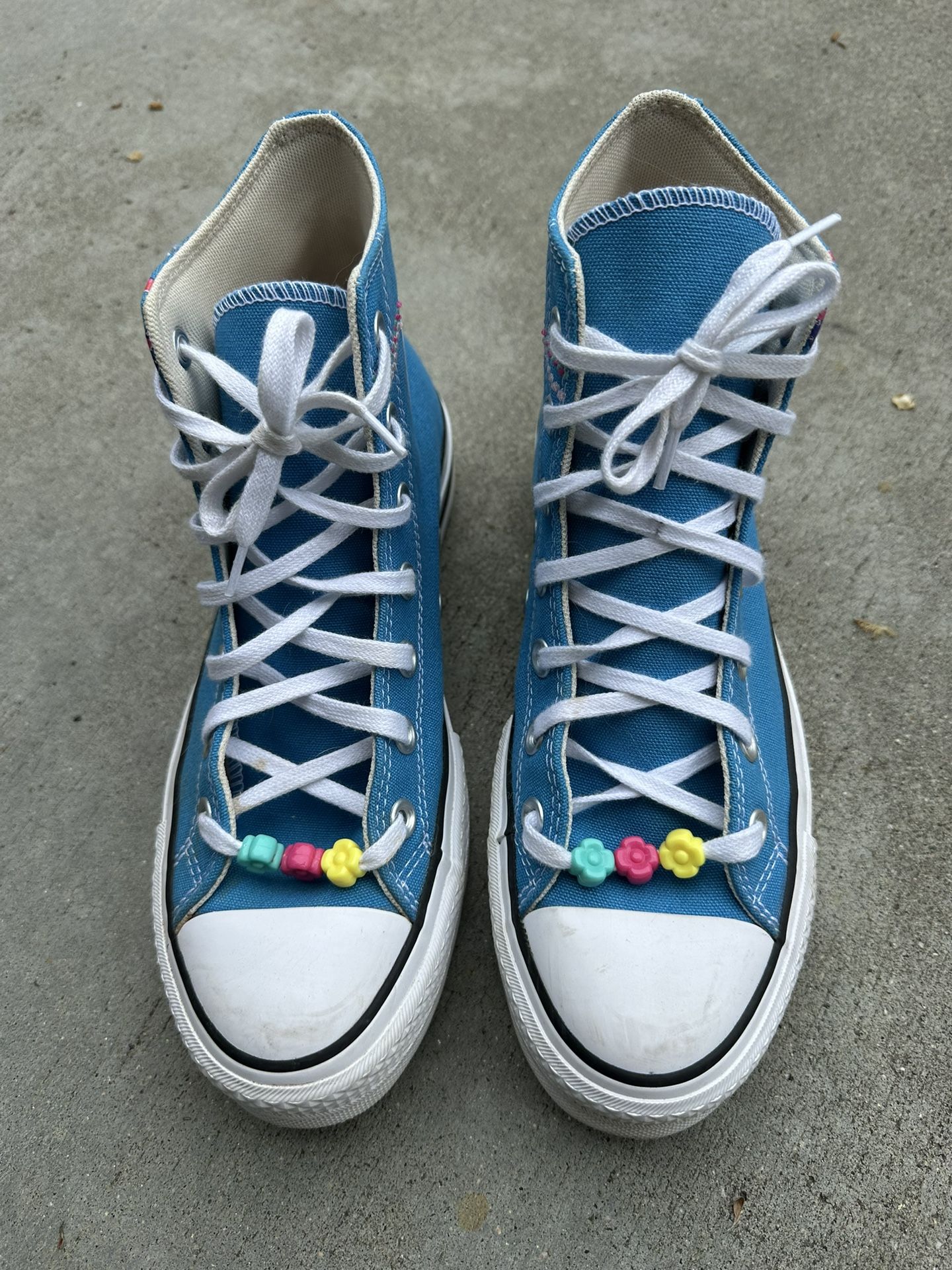 Converse Tennis Shoes