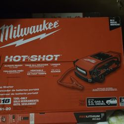 Milwaukee M18 Milwaukee
M18 HOTSHOT Jump Starter 