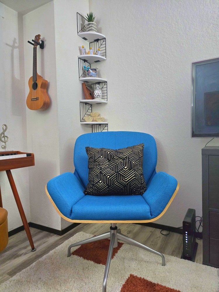 RARE Designer Lounge Chairs – Source International “Beyond”