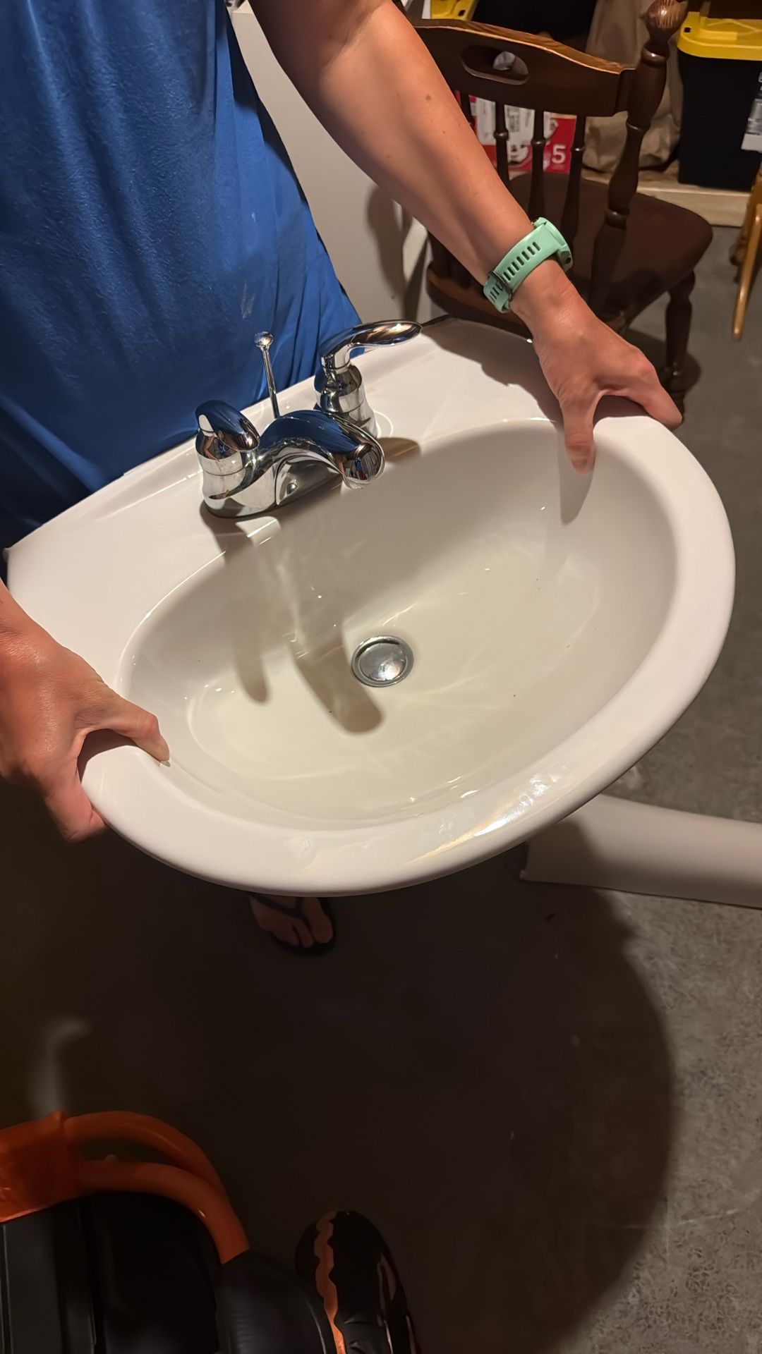 Kohler Pedestal Bathroom Sink with Faucet – Great Condition