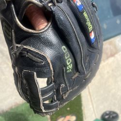 Wilson A2000 First Basemen Glove 