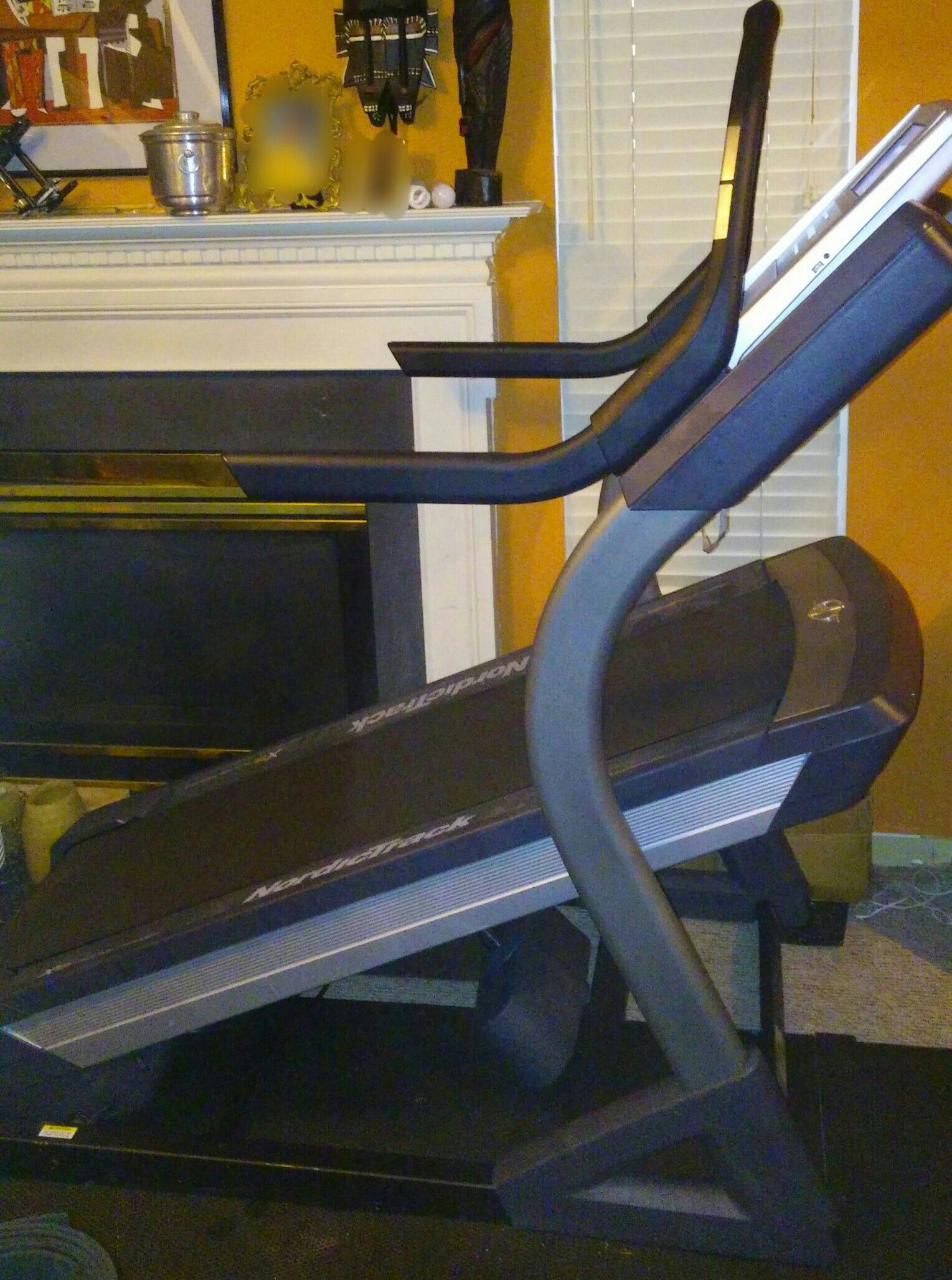NordicTrack X9I Incline Trainer Treadmill for Sale in Fairfax, VA OfferUp