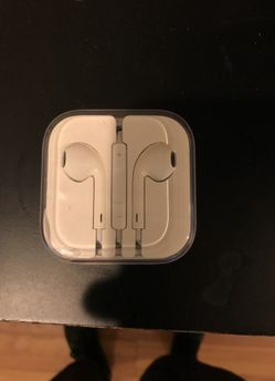 Apple ear buds