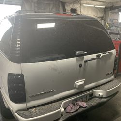 2004 GMC Daneli For Parts 