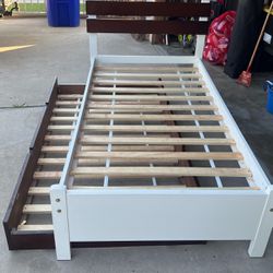 Trundle Twin Bed 