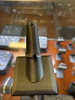 Women’s 10K White Gold Ring