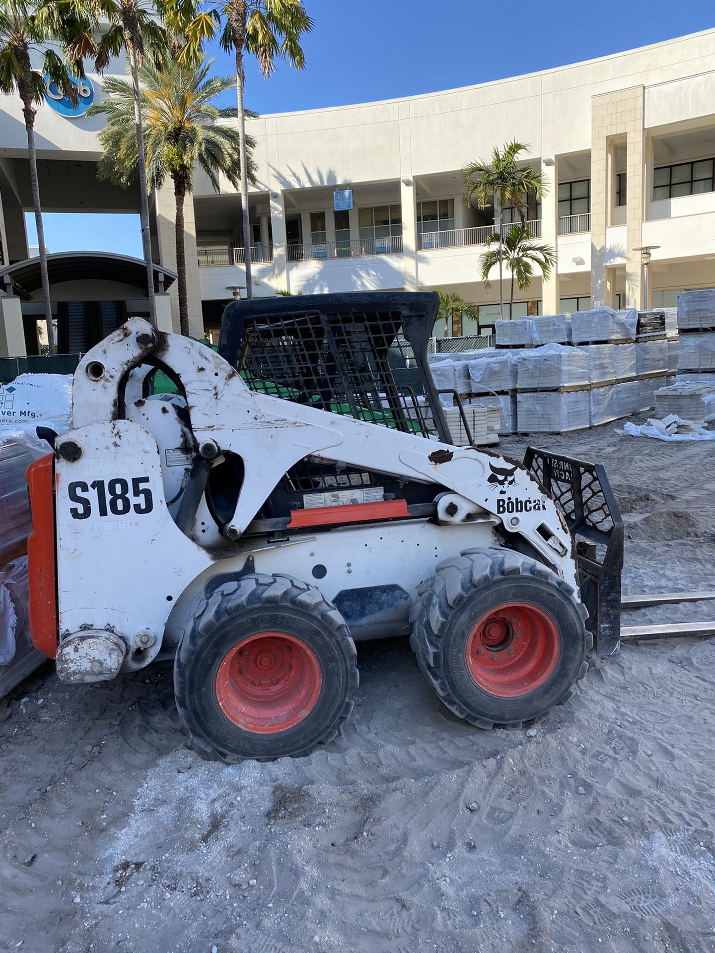 Bobcat S185