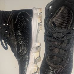Under Armor Black Football Cleats