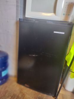 Black and Decker mini fridge