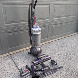 Excellent condition! Dyson Ball Animal Upright Vacuum