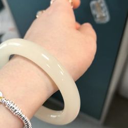 Xinjiang mountain Hetian jade, white jade bracelet, round women's bracelet, mutton-fat white jade bracelet