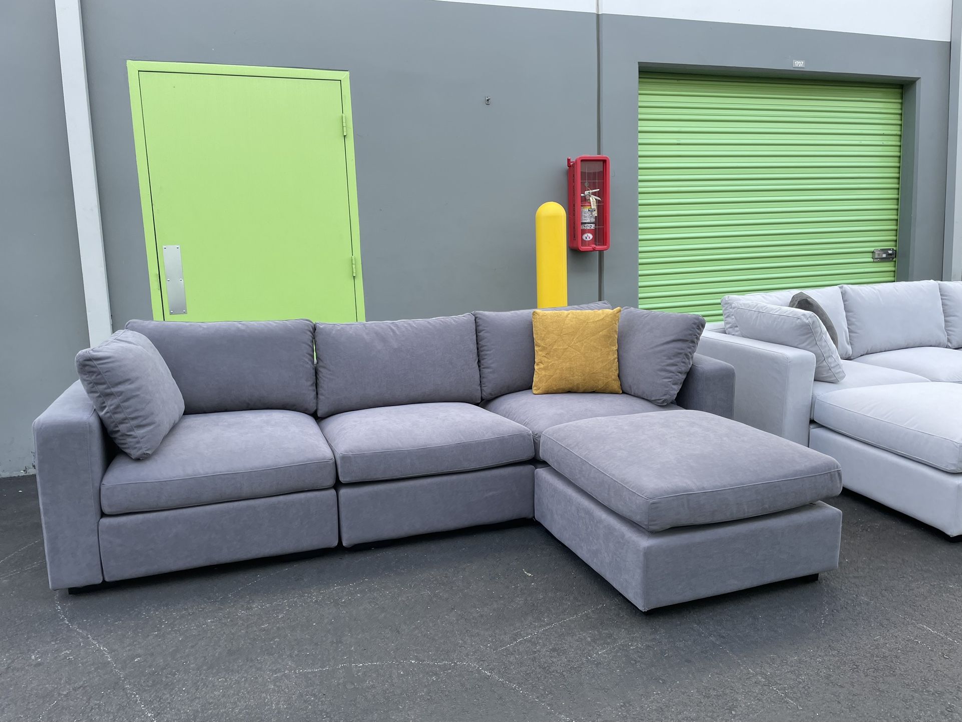 (NEW IN BOX!) Dark Grey Cloud Sectional Couch