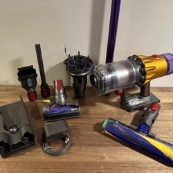 Dyson V12 Detect Slim Cordless Vacuum – BRAND NEW Main Body w/ Warranty – Fluffy Optic Head - CLEAN