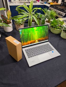HP EliteBook 1030 x360 G8 13.3" 2-in-1 | i7-1185G7 | 16GB RAM | 1TB SSD | LTE | NEW BATTERY