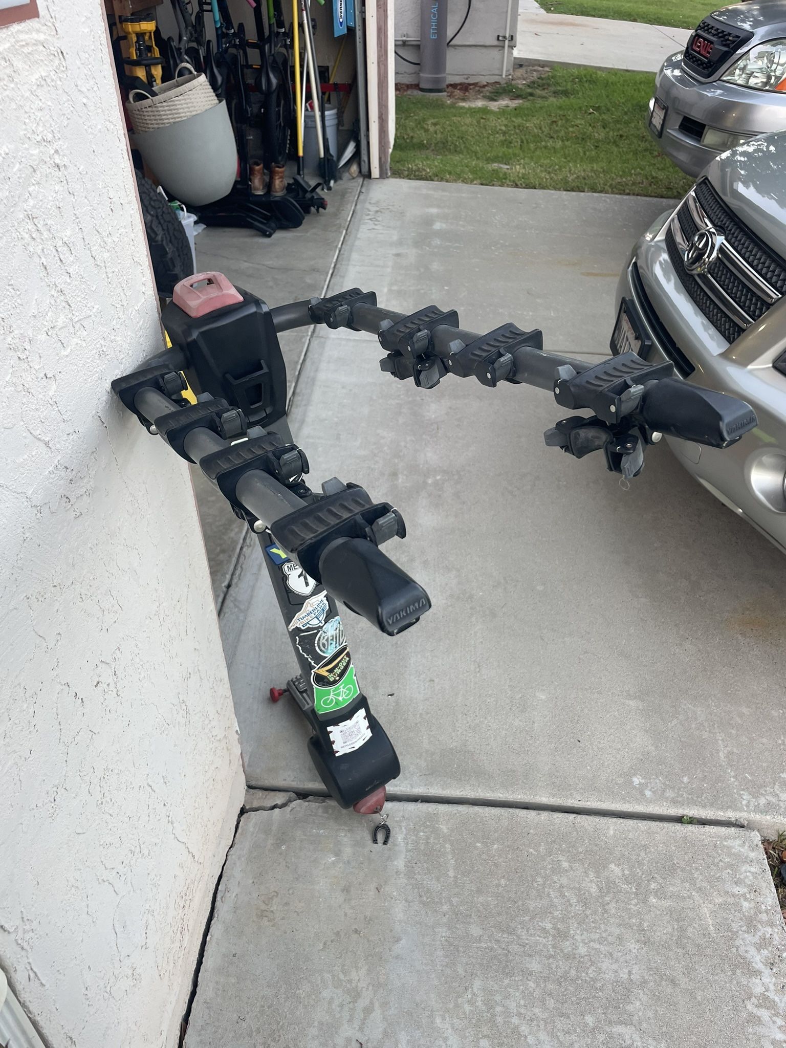 Yakima Ridgeback 4 Tilt Away Hitch Bike Rack