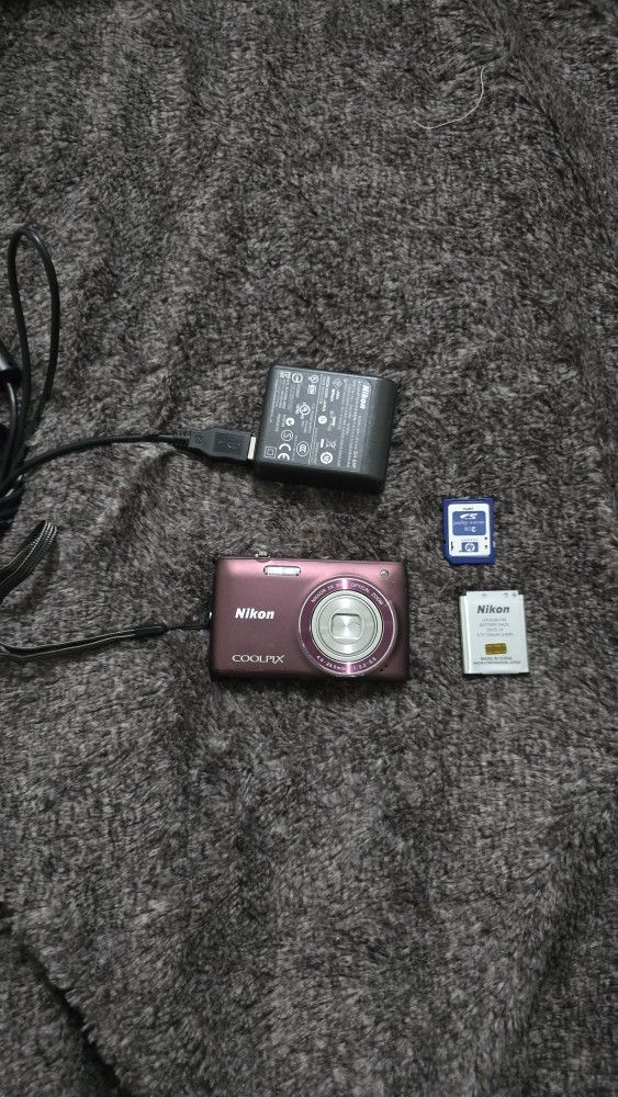 Nikon Digital Camera 