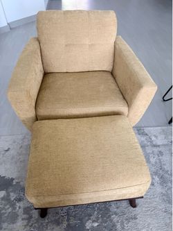 Modern Accent Chair with Ottoman – Great Condition