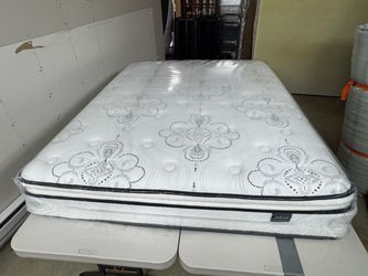 Full mattress by Ashley (mattress only) extra charge delivery   Never slept on/// this mattress is from display store     Available for delivery for e
