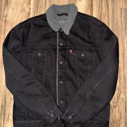 New Men’s Size Medium Levi’s Sherpa Jacket 