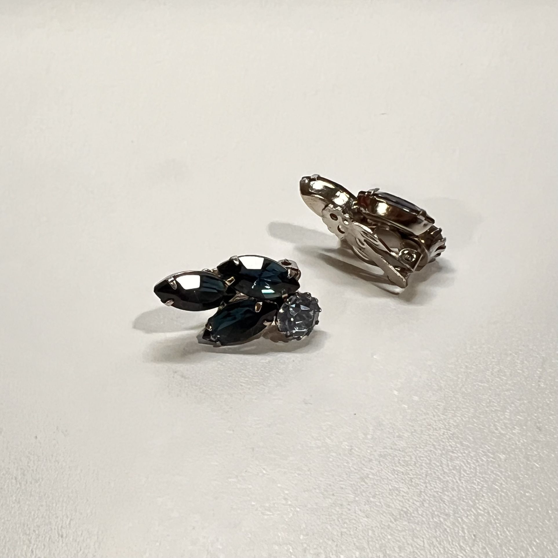 Vintage Rhinestone Earrings Crystal Blue !
