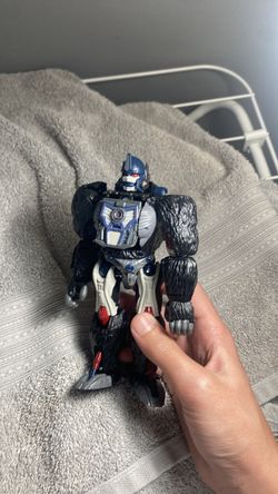 Transformers Kingdom Optimus Primal Action Figure