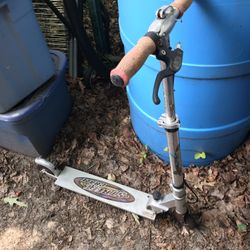 Very nice heavy duty teenager razor scooter only $25