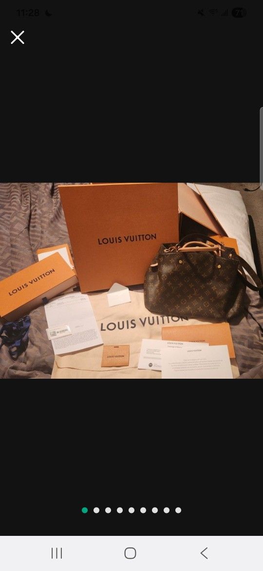 Authentic Louis Vuitton Purse