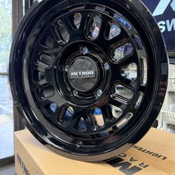 Method Race Wheels MR321 17x8.5 +0 Gloss Black 5x150 (QTY 4) MR321785581300
