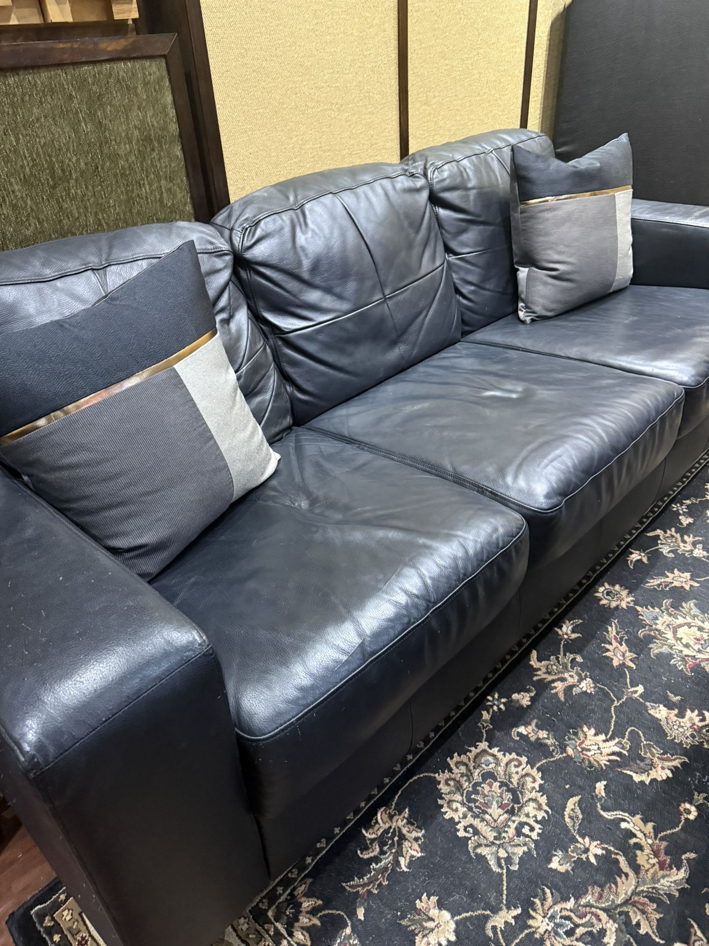 FINE LEATHER COUCH