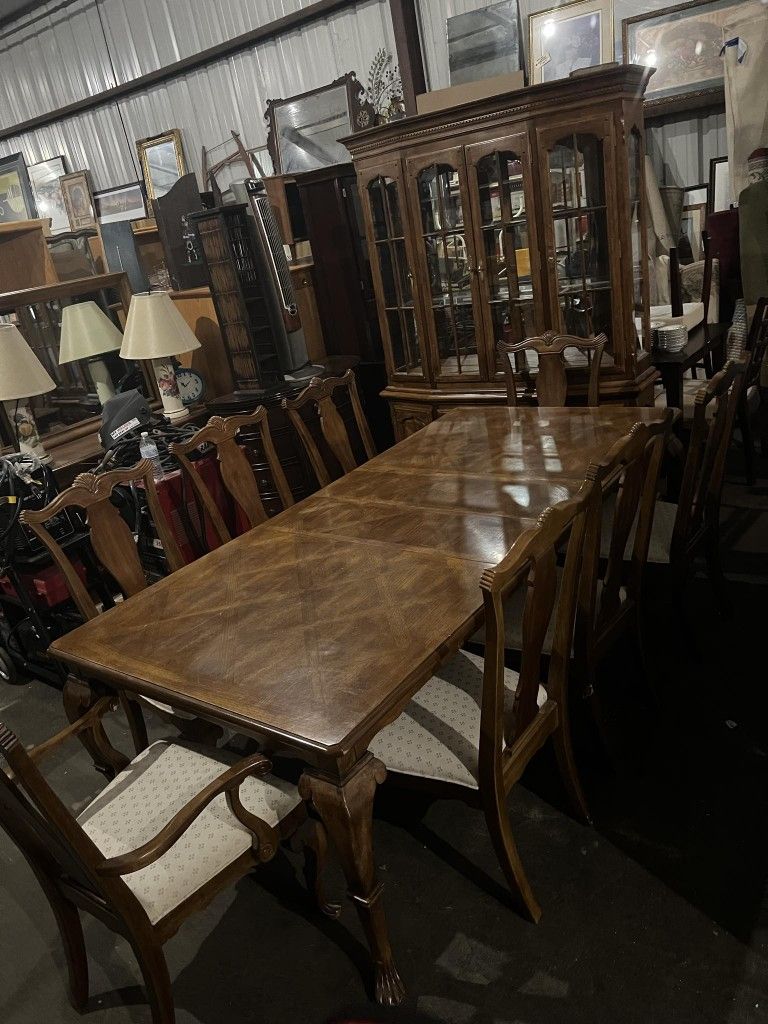 Dining Table And Hutch Set 