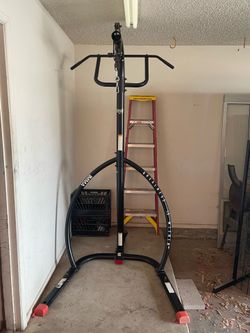 Everlast MMA4812B Bag Stand with Pulley System & Ground & Pound Feature