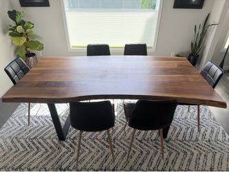 Live Edge table and chairs
