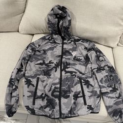 Guess windbreaker for men