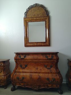 Antique Italian Bombe Bedroom Set, Dresser 2 Nightstands And Mirror