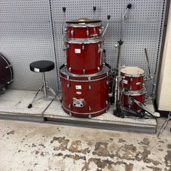 Red Drum Set 