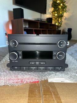 Ford Expedition Stock Head Unit