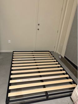 Queen sized Bedframe