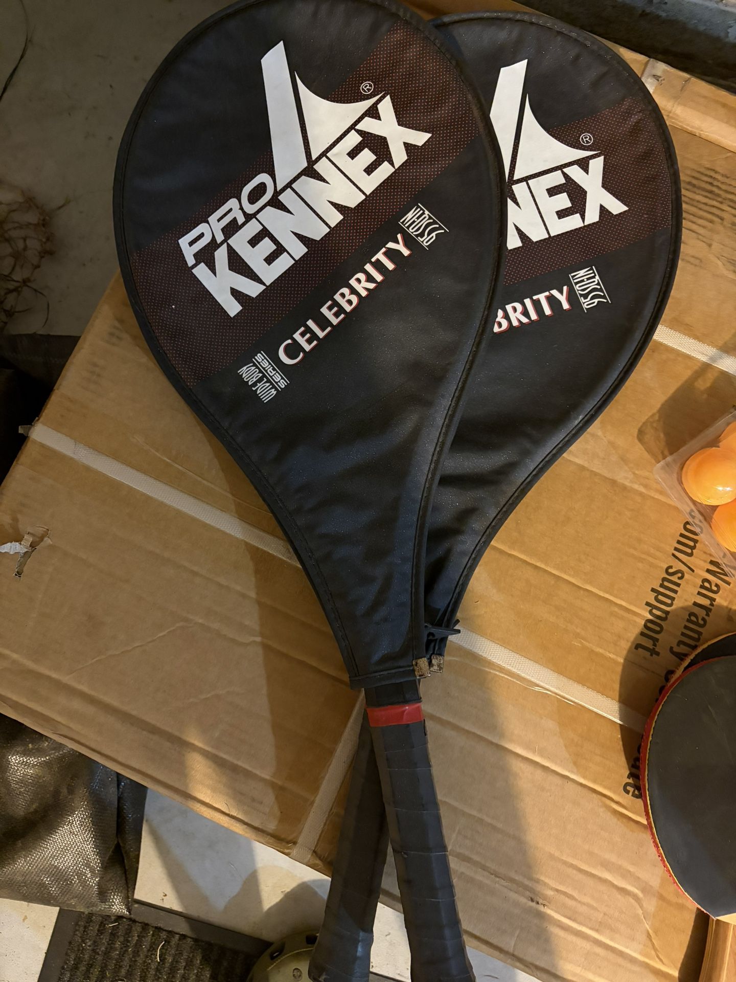 Pro Kennex Asymmetric + 3 Balls