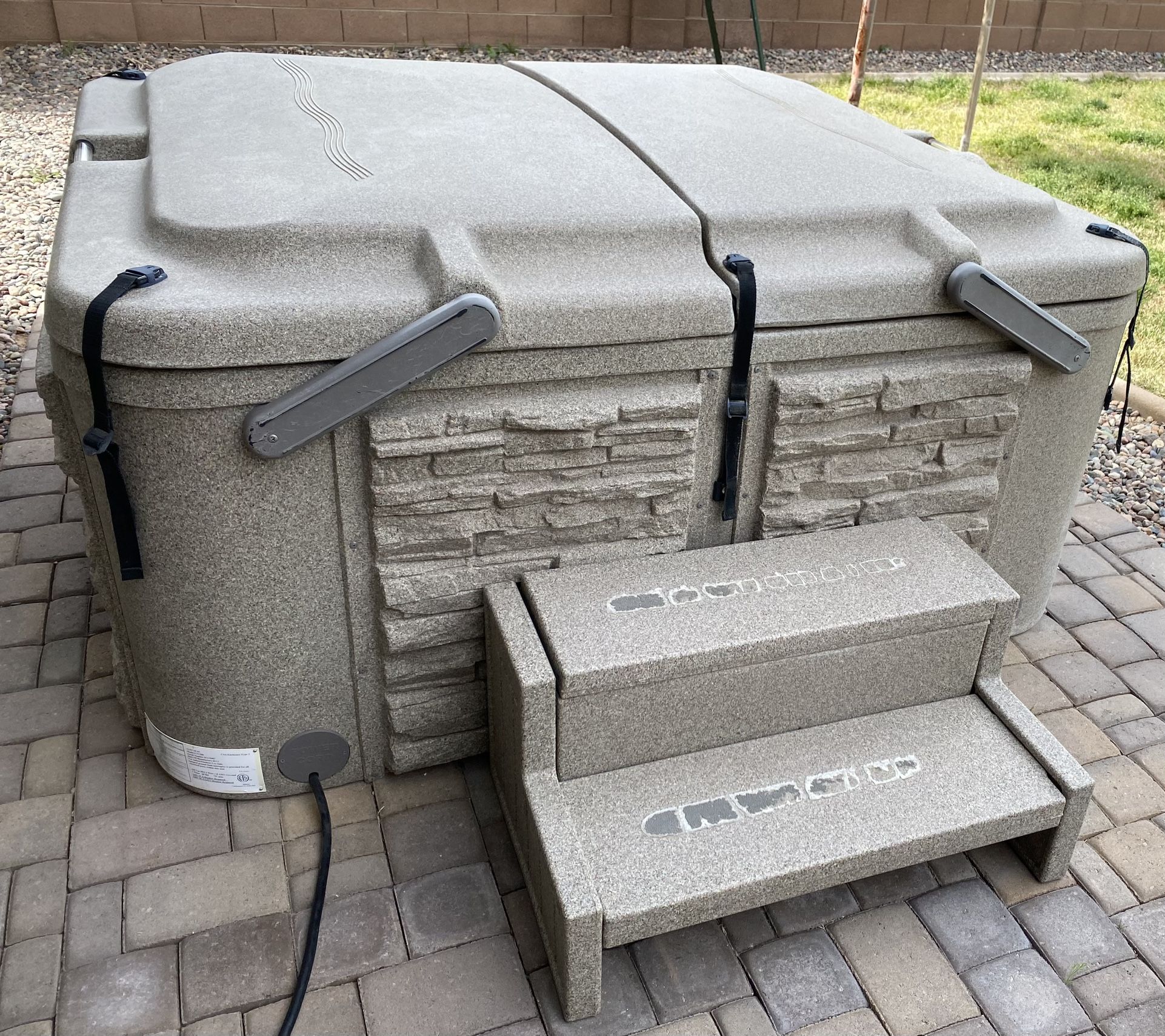 Tuff Spa Model TT200