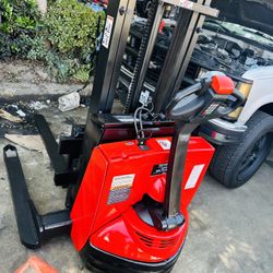 Raymond Forklift 