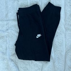 nike joggers 