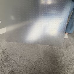 Desk chair mat with lip