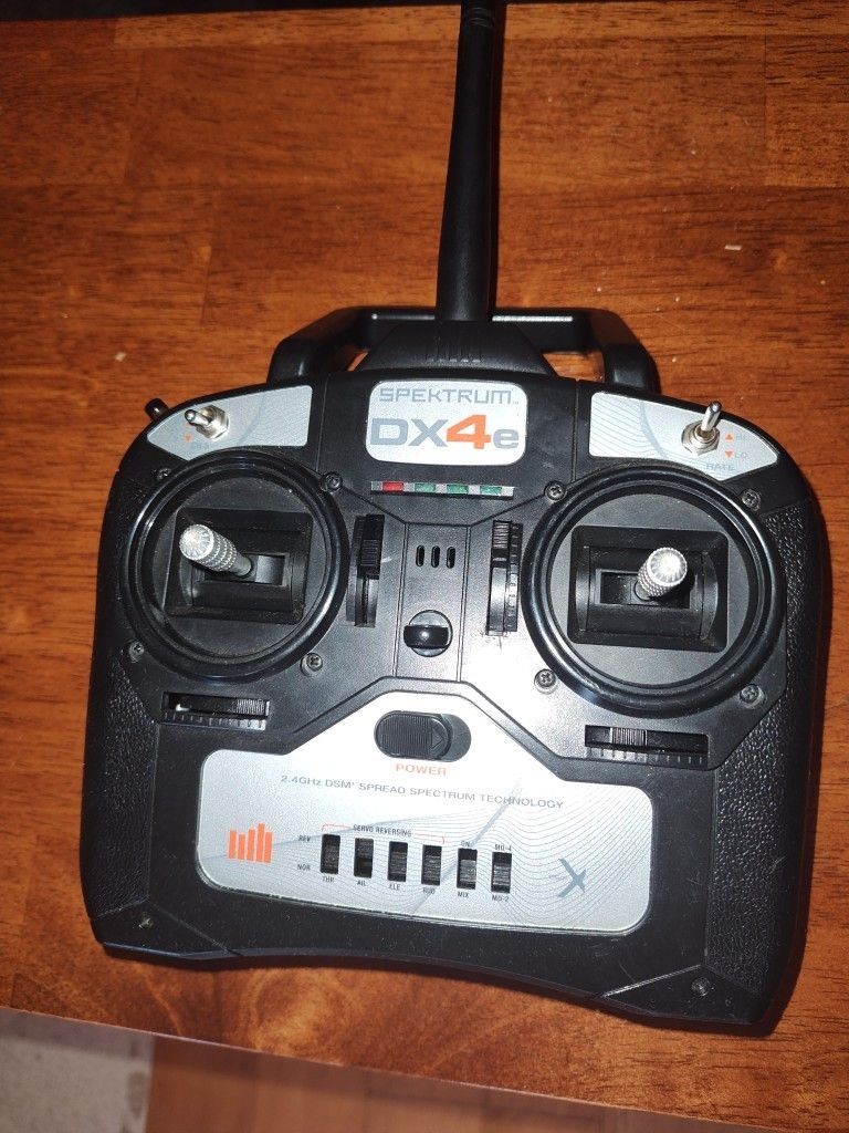 Spectrum Dx4e DSM RC Plane Transmitter