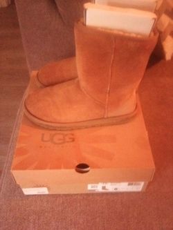 UGG Classic Short Chestnut size 8