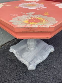 Adorable plant stand