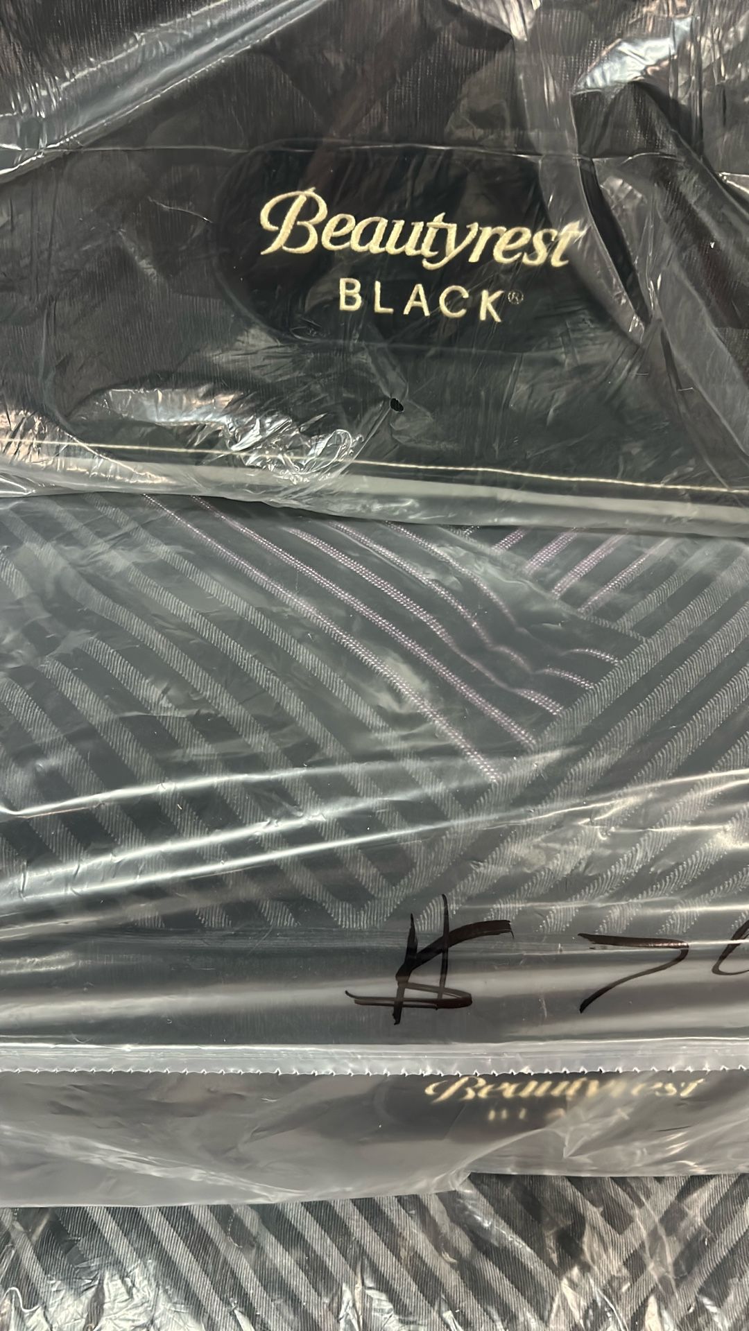 Beautyrest Black Series 2 Medium Tighttop King Mattress